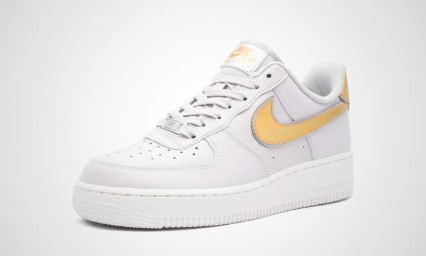 【スニダンで購入可】NIKE WMNS AIR FORCE 1 '07 "METALLIC SWOOSH PACK" 8枚目