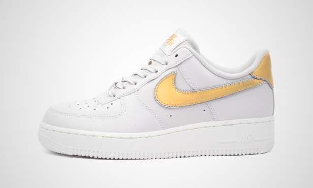 【スニダンで購入可】NIKE WMNS AIR FORCE 1 '07 "METALLIC SWOOSH PACK" 7枚目