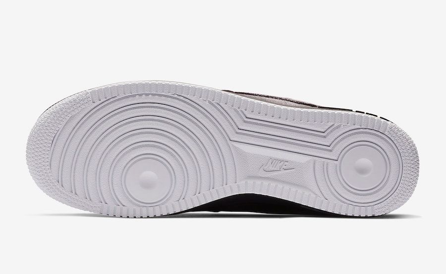 【スニダンで購入可】NIKE AIR FORCE 1 SATIN 6枚目