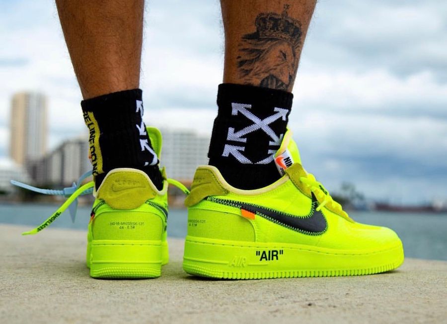 【スニダンで購入可】OFF-WHITE × NIKE AIR FORCE 1 VOLT 8枚目