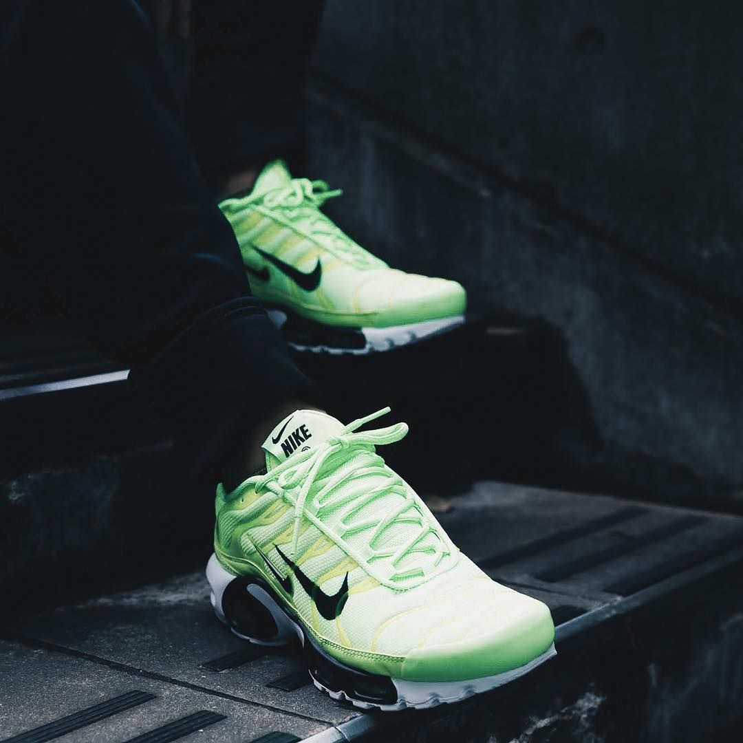 ナイキ エアマックスプラス PRM 全2色 2枚目