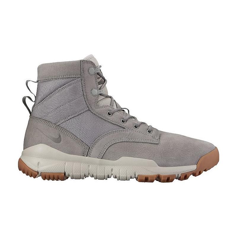 ナイキ SFB 6 NSW レザー ブーツ