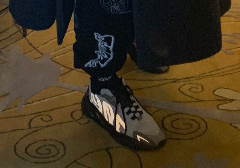 【スニダンで購入可】ADIDAS YEEZY BOOST 700 MNVN "BLACK" 抽選/定価/販売店舗まとめ 18枚目