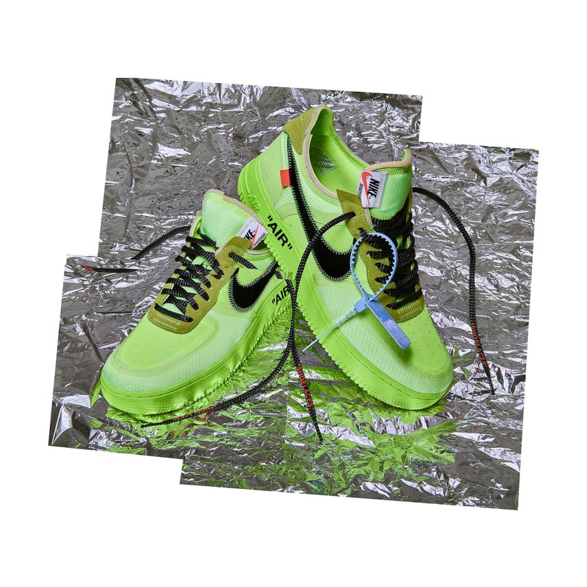 【スニダンで購入可】OFF-WHITE × NIKE AIR FORCE 1 VOLT