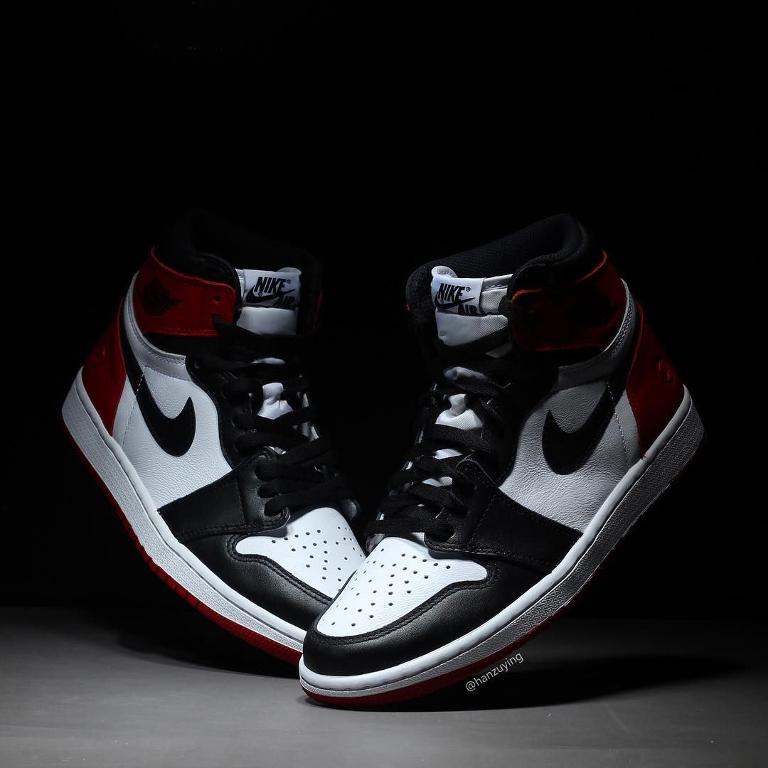 フラグメントデザイン×ナイキ エアジョーダン1 ブラックトゥ 2枚目