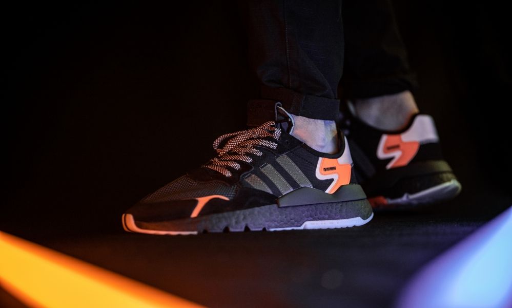 アディダス ナイト ジョガー ブースト 2枚目