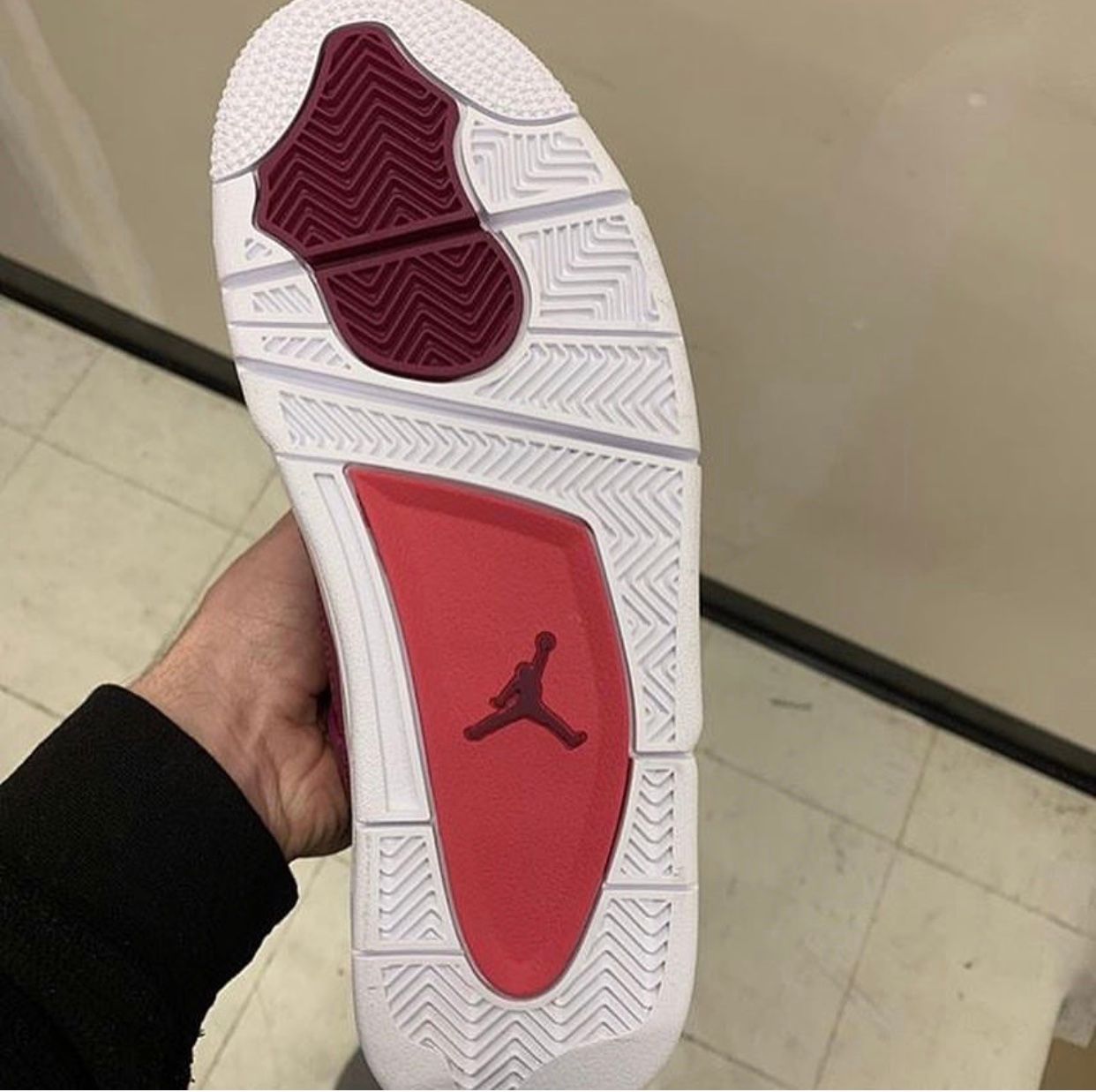 エア ジョーダン4 GS "トゥルーベリー" 5枚目