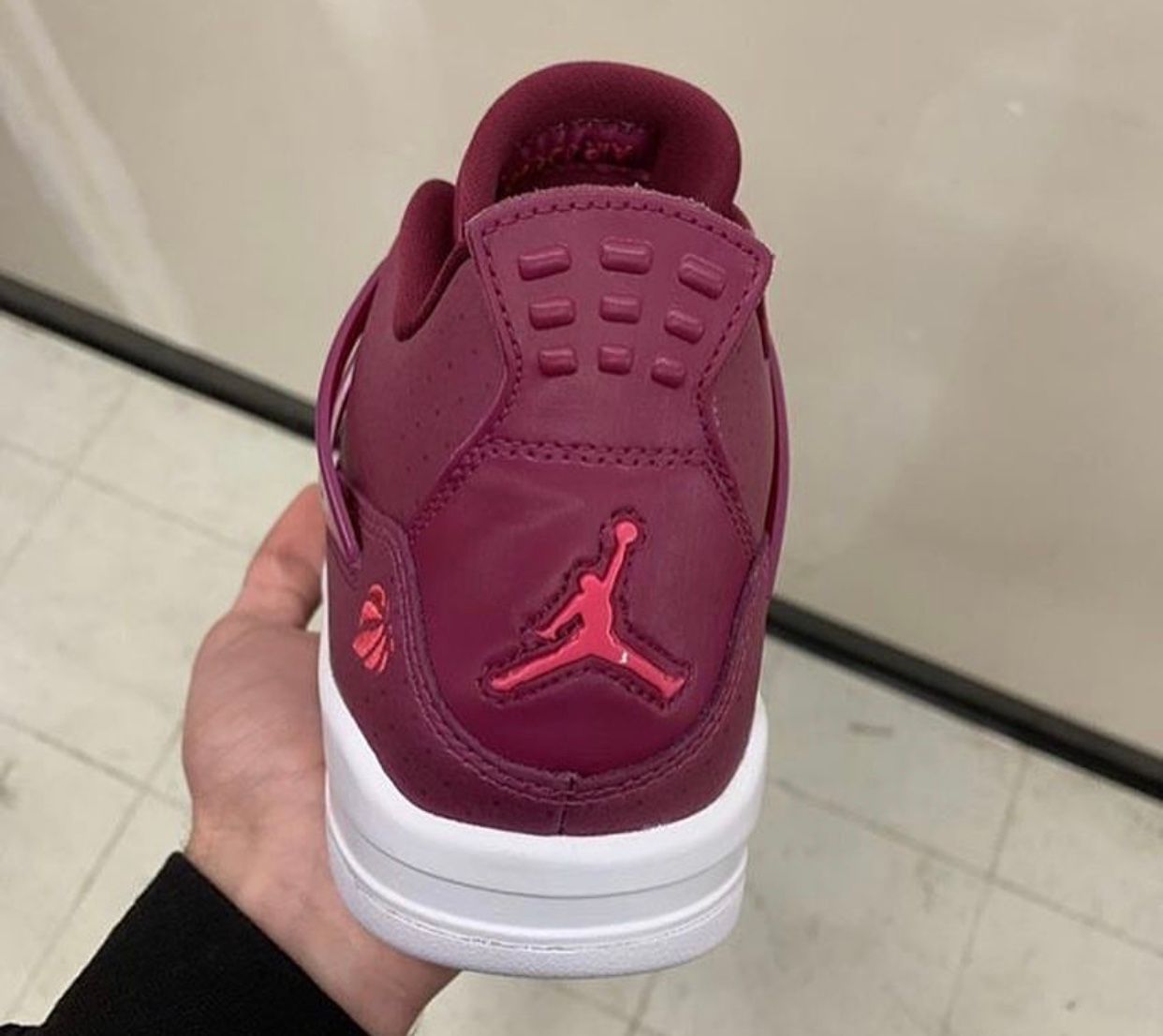 エア ジョーダン4 GS "トゥルーベリー" 4枚目