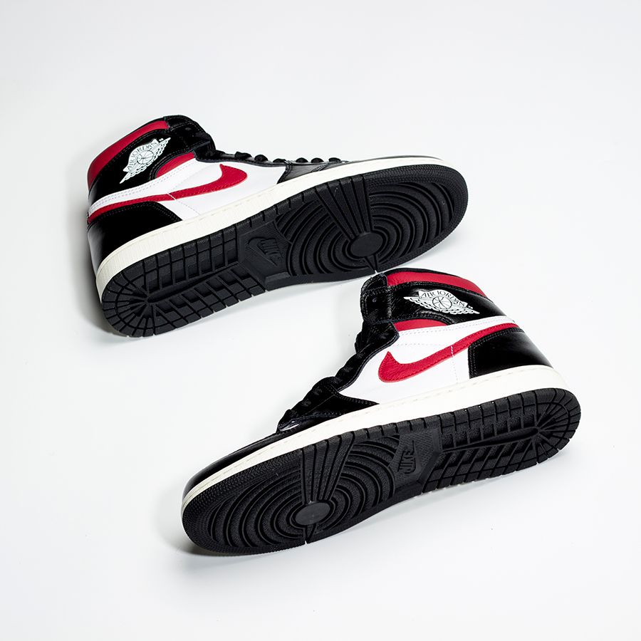 ナイキ エアジョーダン1 レトロ ハイ OG ブラック/ホワイト/ジムレッド 21枚目