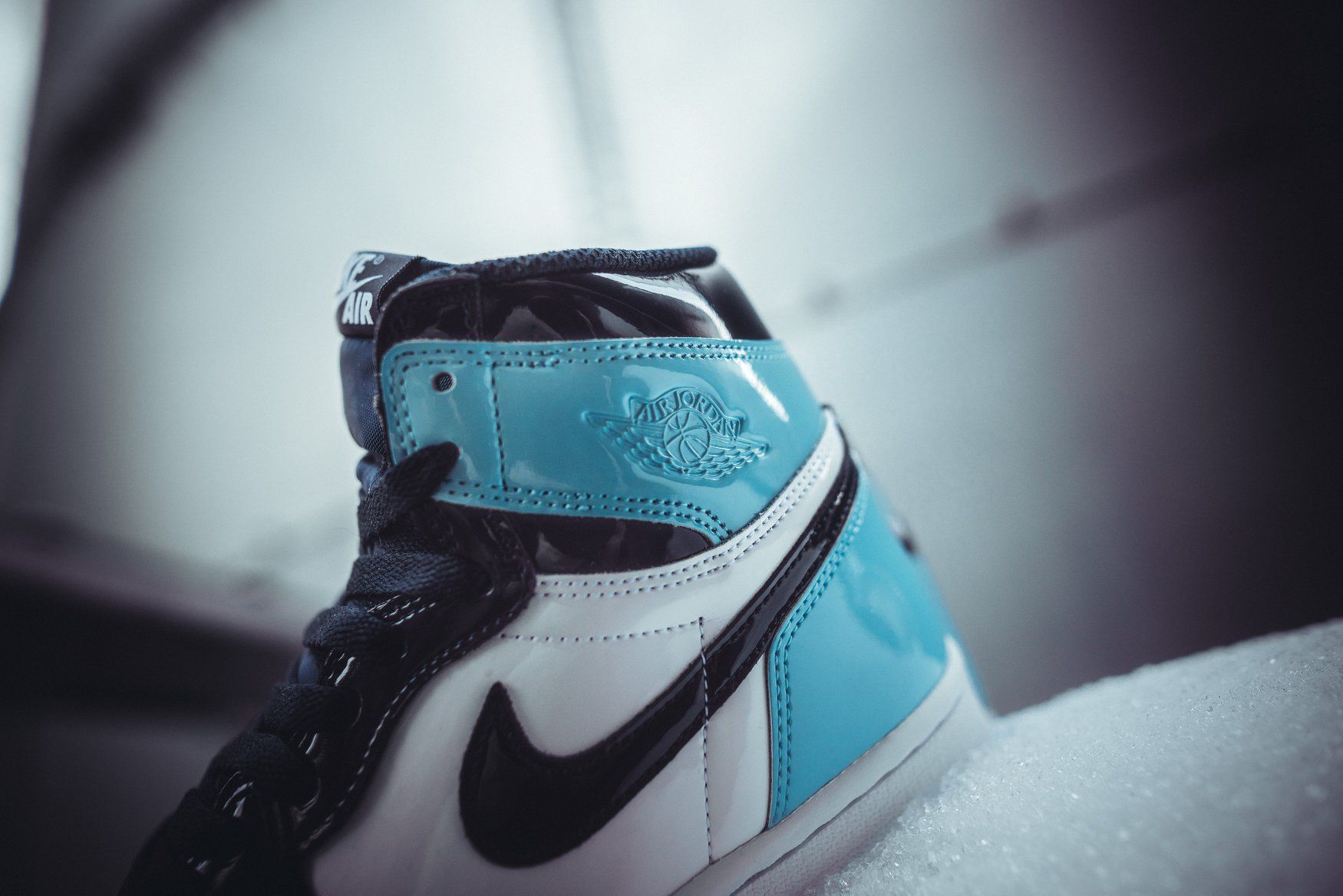 ナイキ ウィメンズ エアジョーダン1 OG UNC パテントレザー 5枚目