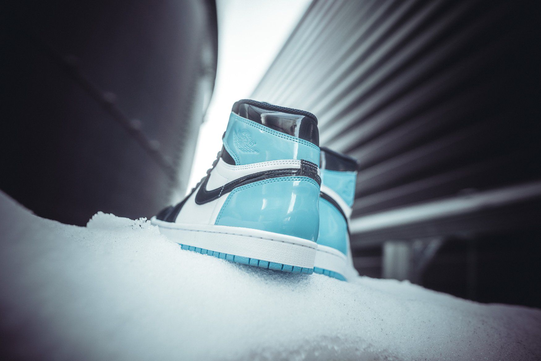 ナイキ ウィメンズ エアジョーダン1 OG UNC パテントレザー 4枚目