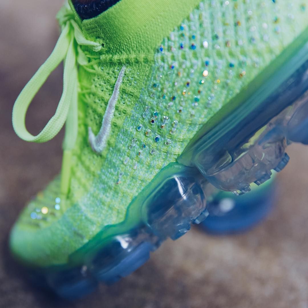 ナイキエアヴェイパーマックスフライニット2 ネオンカラー 3枚目