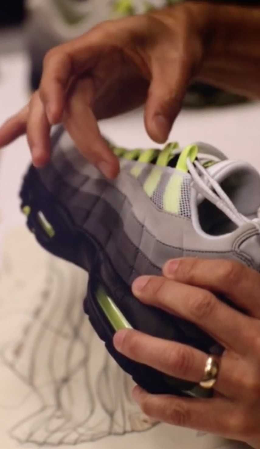 NIKE SNKRSアプリ生誕1周年 リストック週間 4枚目