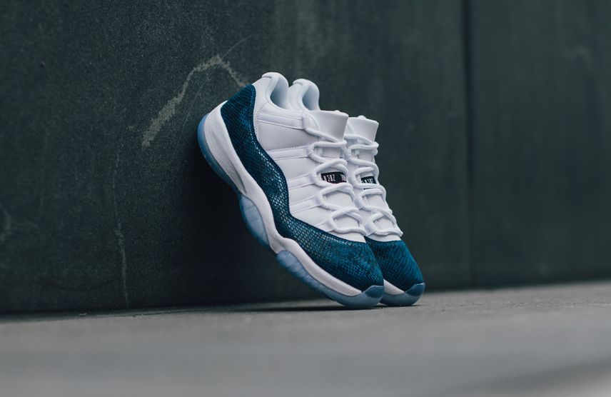 Air jordan top xi snakeskin