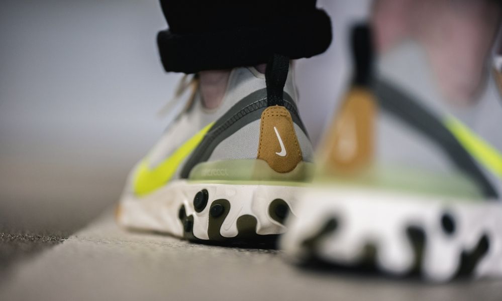 ナイキ リアクトエレメント55 グレー/ボルト 3枚目