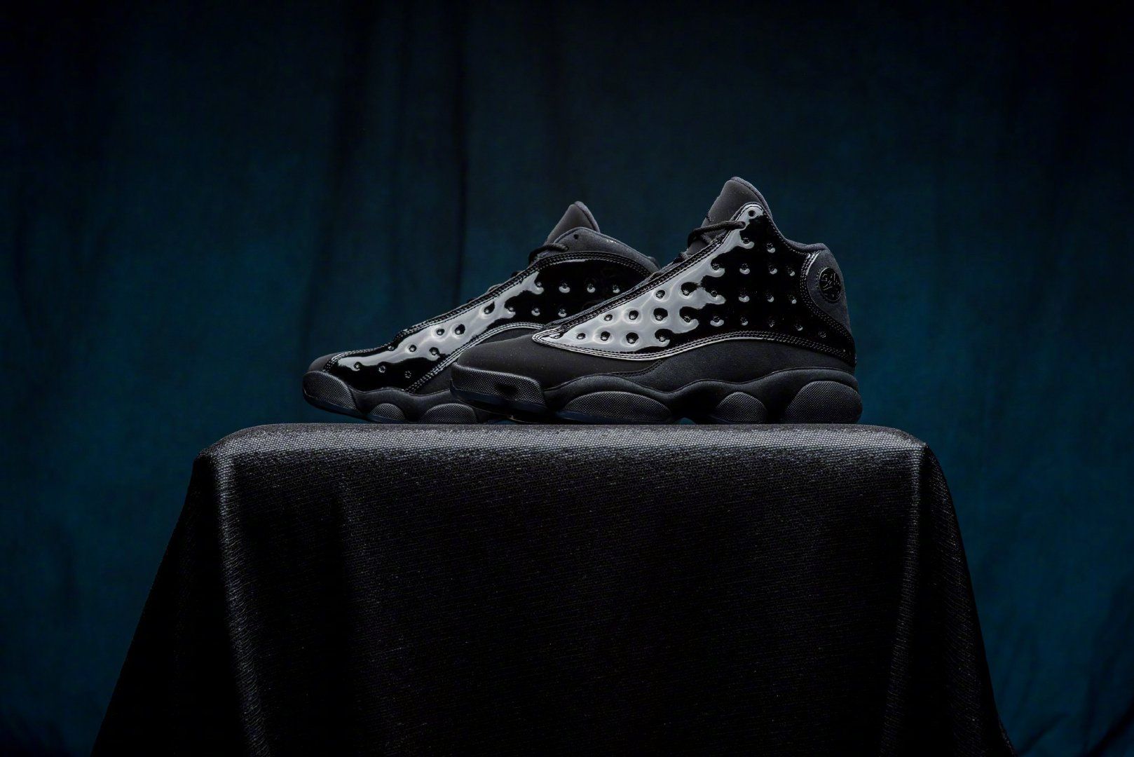 ナイキ エアジョーダン13 キャップ・アンド・ガウン 2枚目