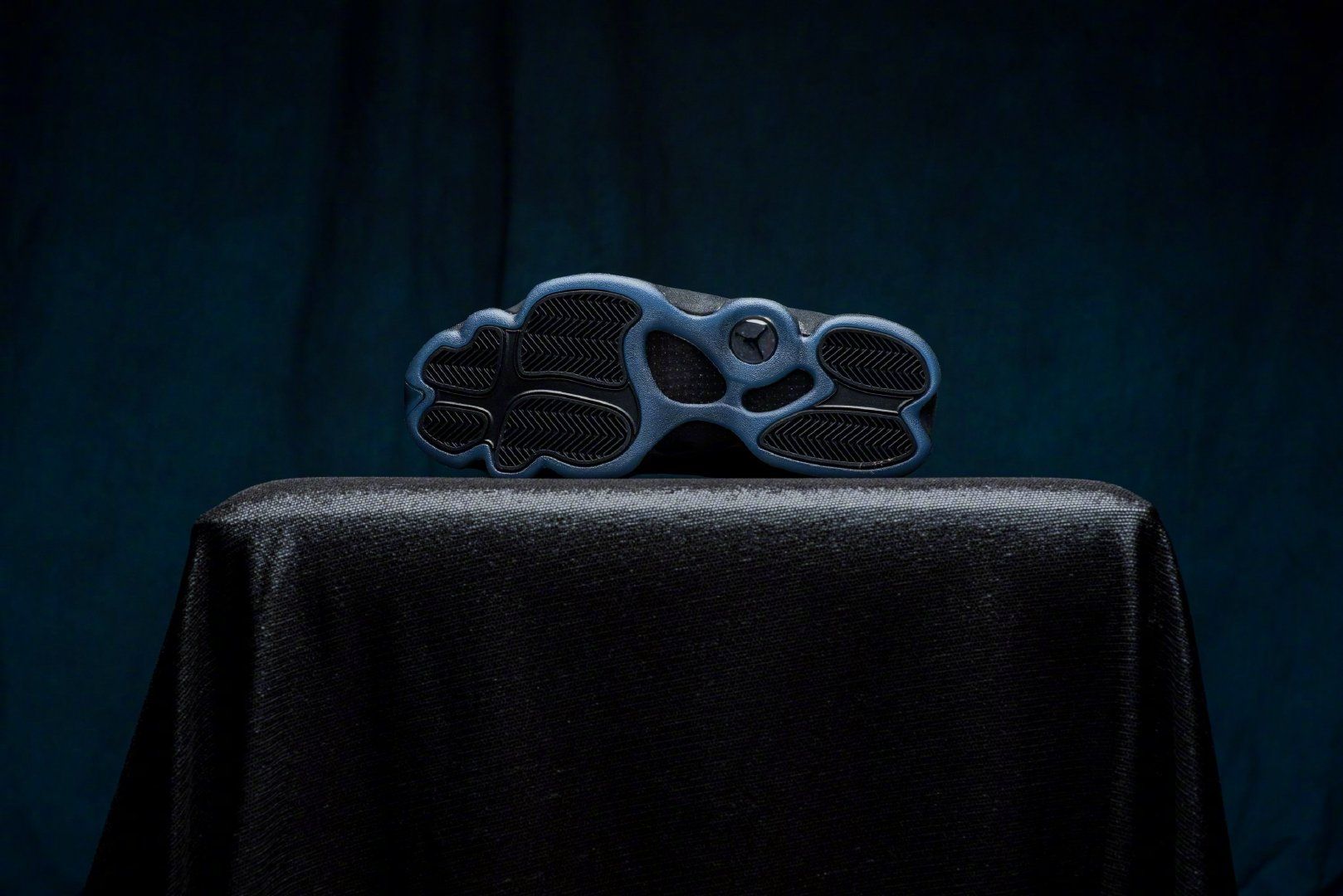 ナイキ エアジョーダン13 キャップ・アンド・ガウン 4枚目