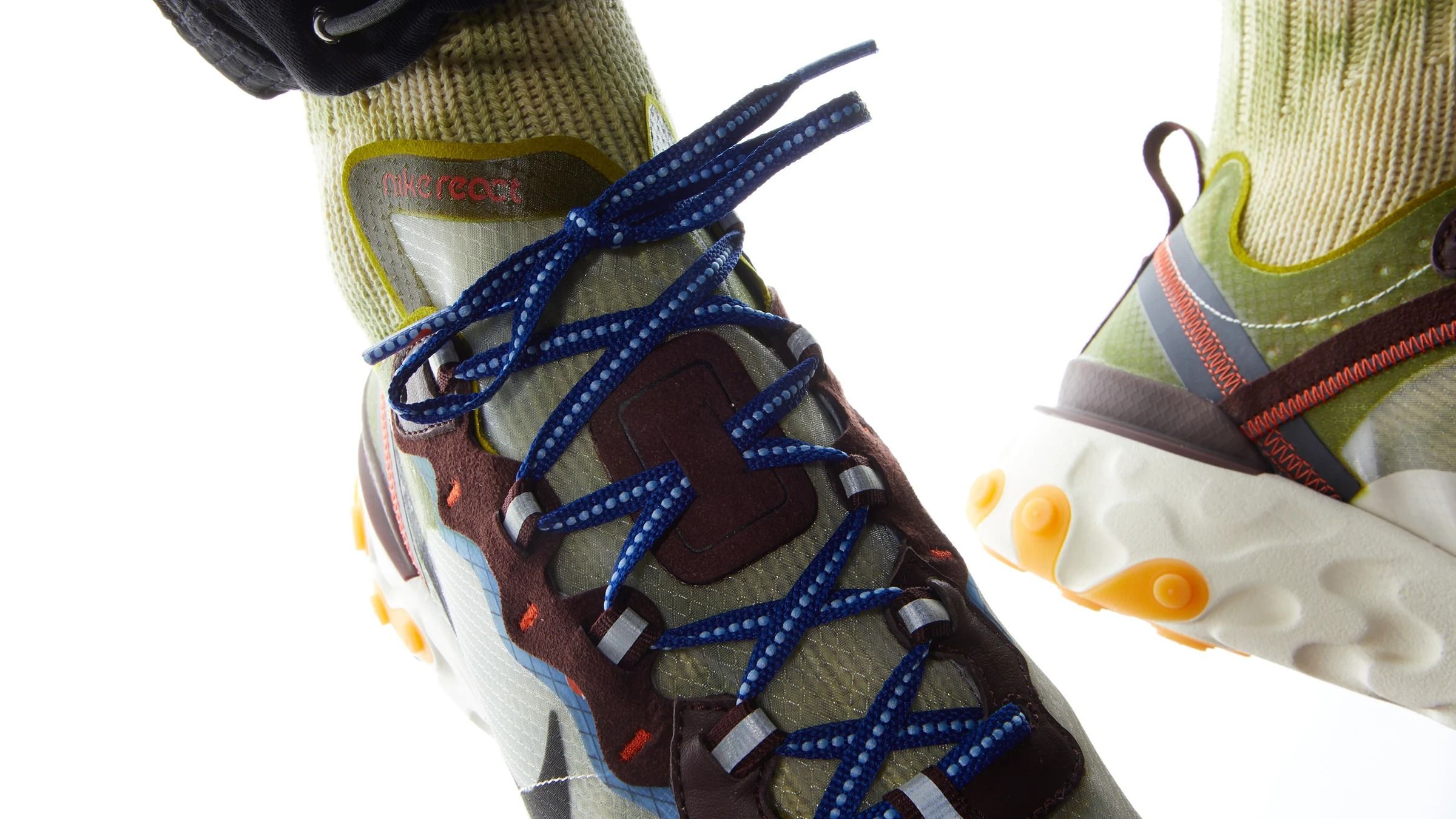 ナイキ リアクトエレメント87 ダスティピーチ & モス 2色 6枚目