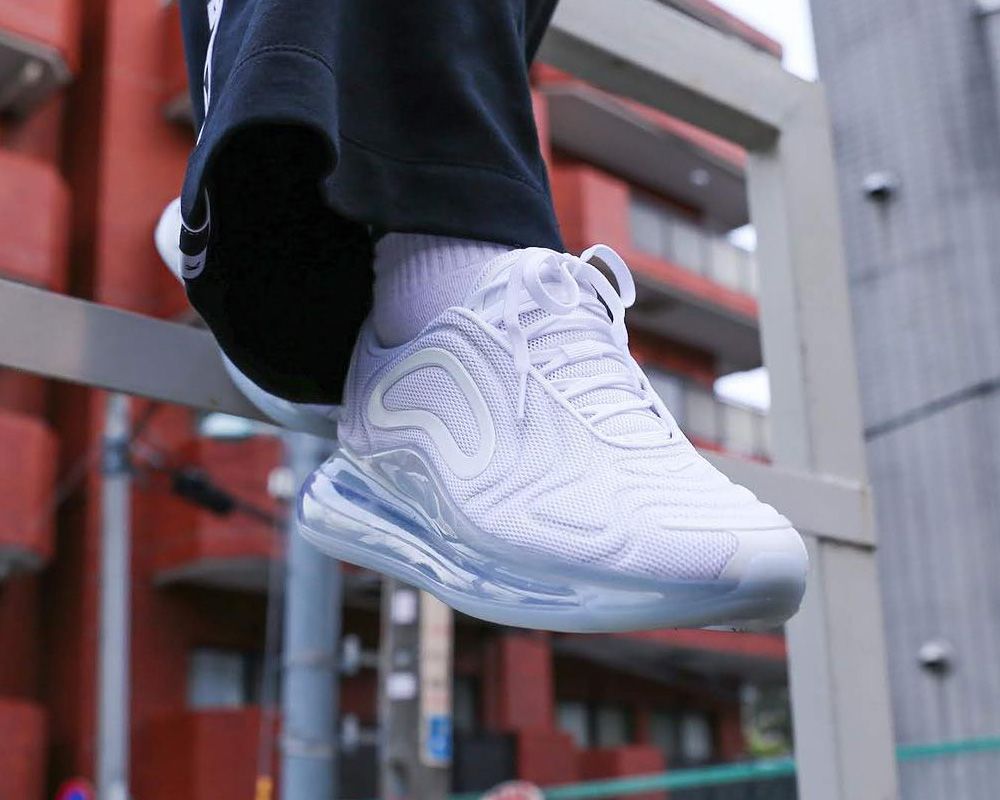 ナイキ エアマックス720 ホワイト/ピュアプラチナム 2枚目