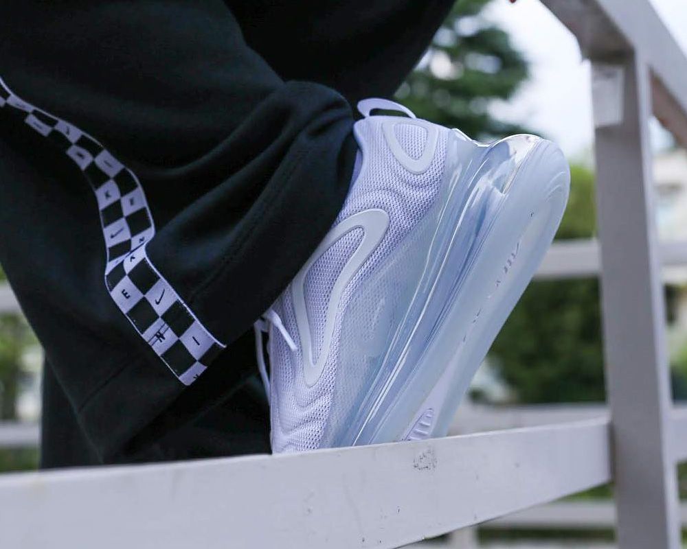 ナイキ エアマックス720 ホワイト/ピュアプラチナム 3枚目