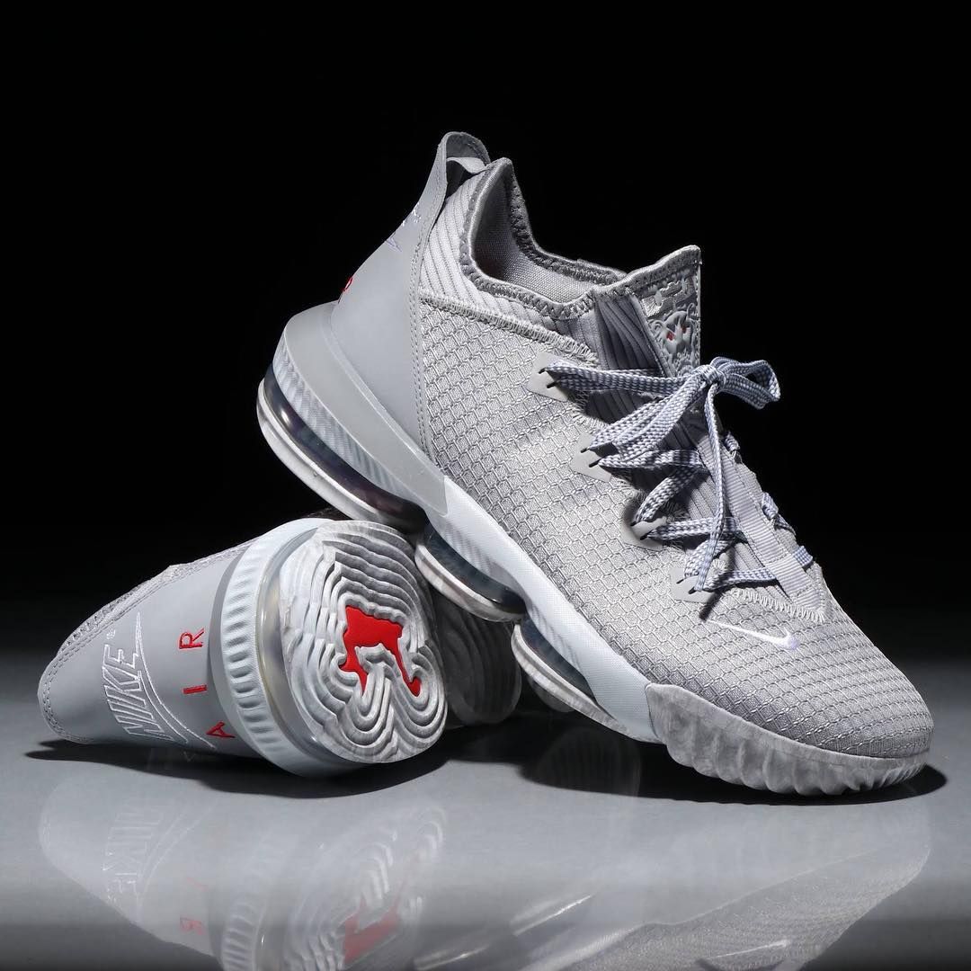 ナイキ レブロン16 バックアイズ 2枚目