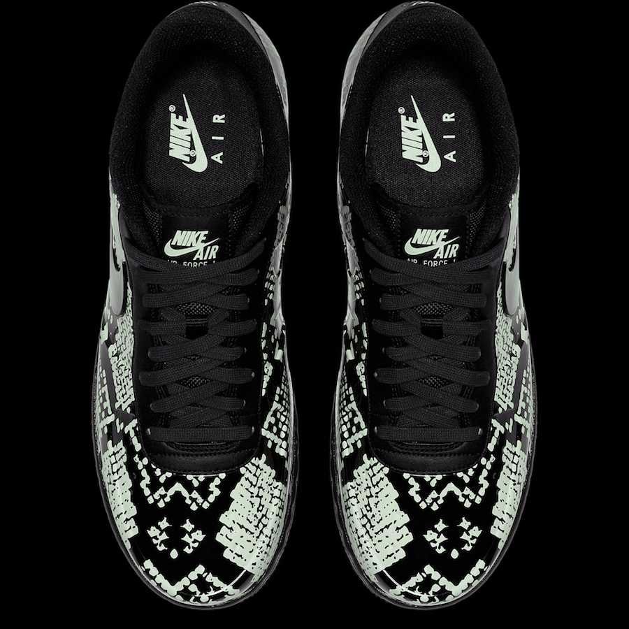 【スニダンで購入可】NIKE AIR FORCE 1 FOAMPOSITE PRO CUP GLOW SNAKESKIN 4枚目