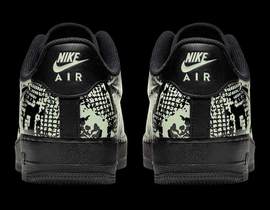 【スニダンで購入可】NIKE AIR FORCE 1 FOAMPOSITE PRO CUP GLOW SNAKESKIN 5枚目
