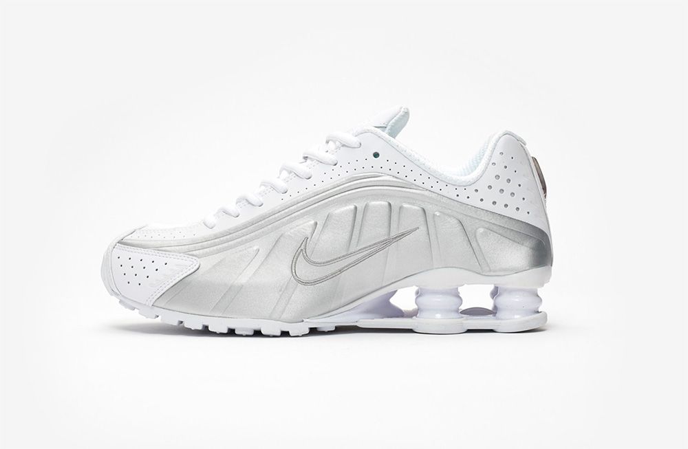 ナイキ W ショックス R4 ホワイト/メタリックシルバー 3枚目