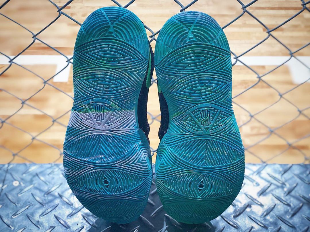 ナイキ カイリー5 UFO 8枚目