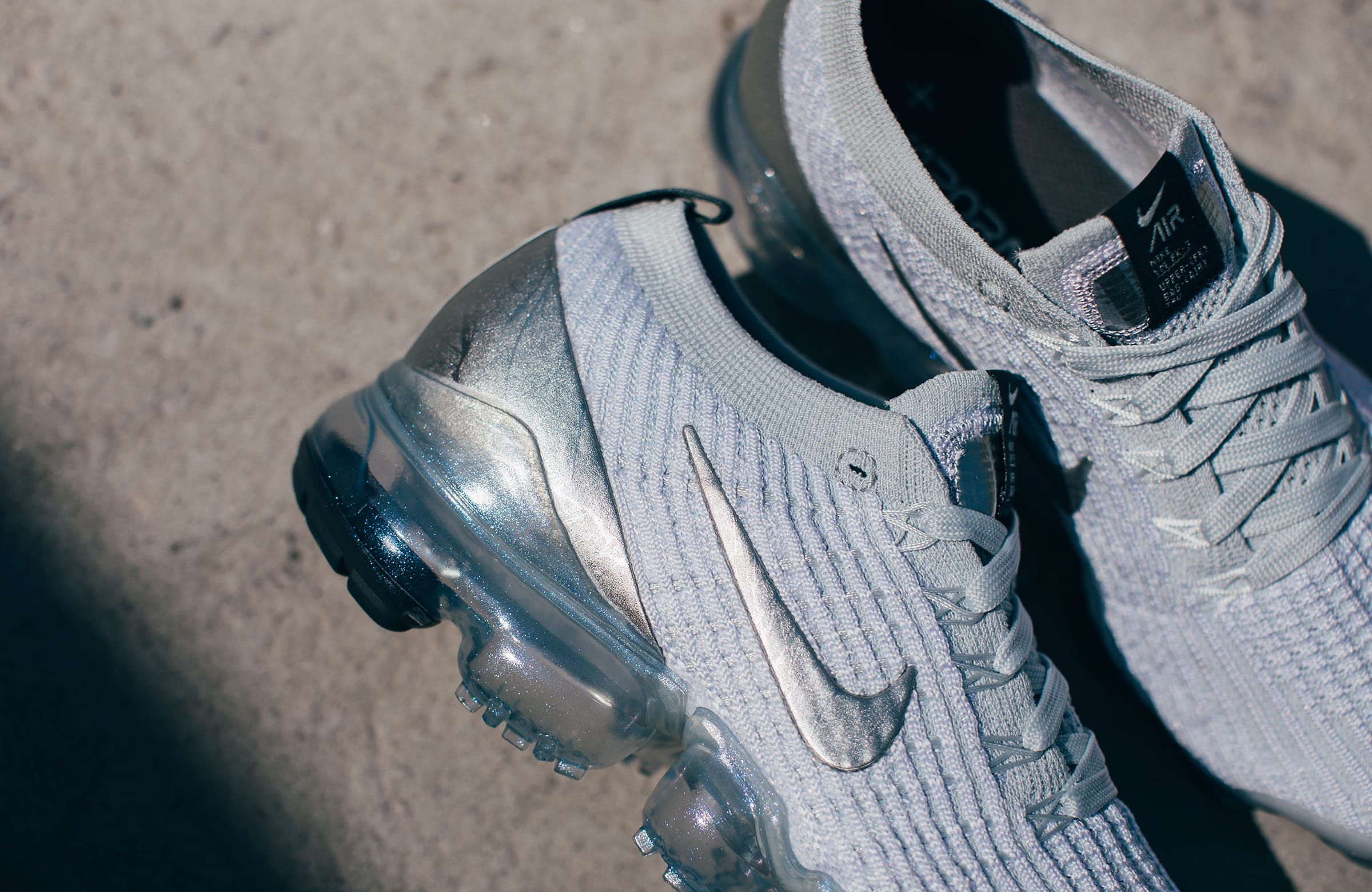 ナイキ エアヴェイパーマックス フライニット3 メタリックシルバー 5枚目
