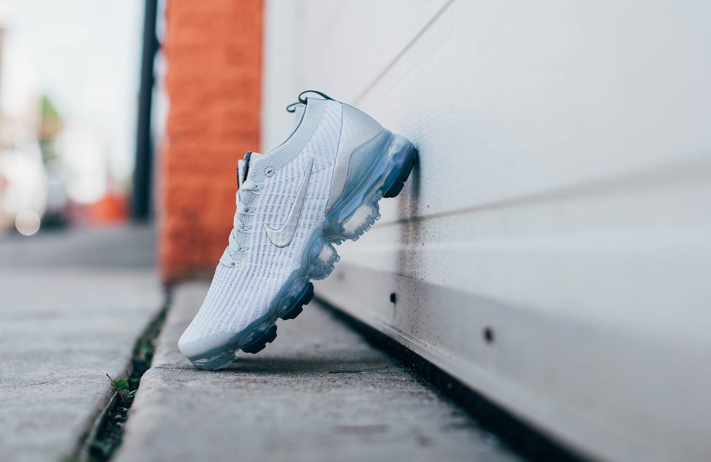 ナイキ エアヴェイパーマックス フライニット3 メタリックシルバー 3枚目