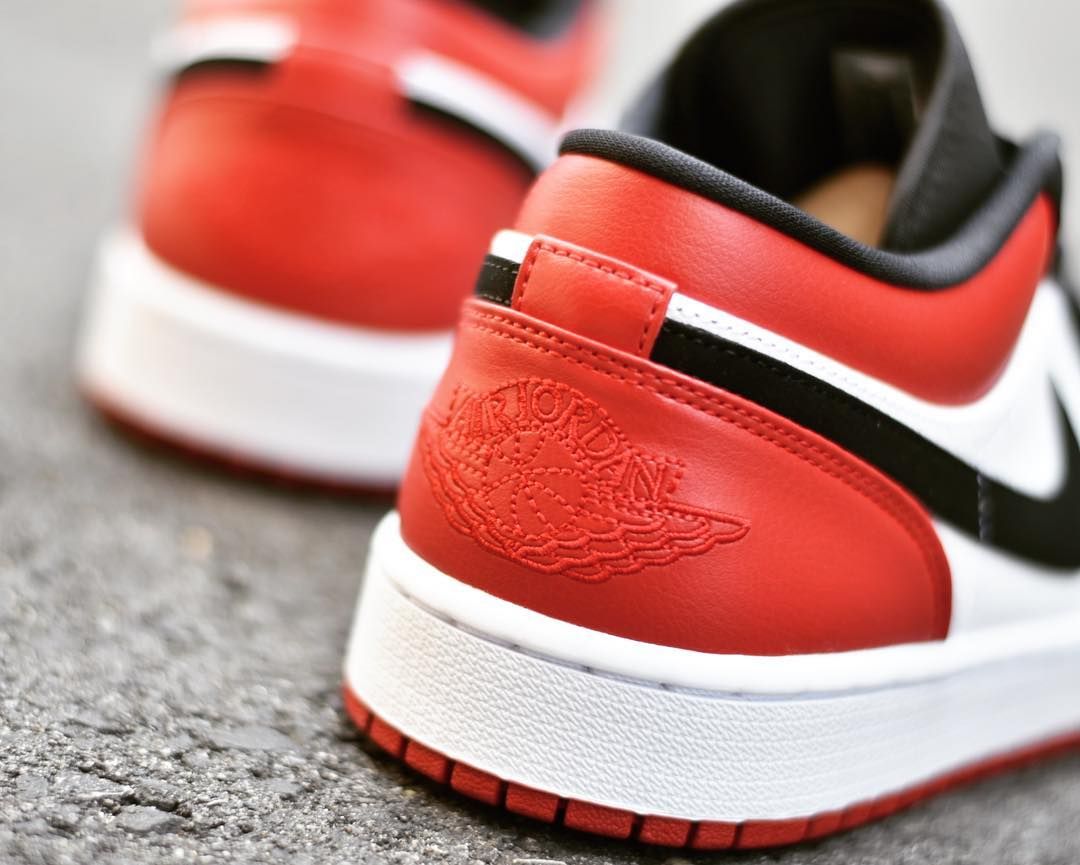 ナイキ エアジョーダン1 ロー ブラックトゥ 5枚目