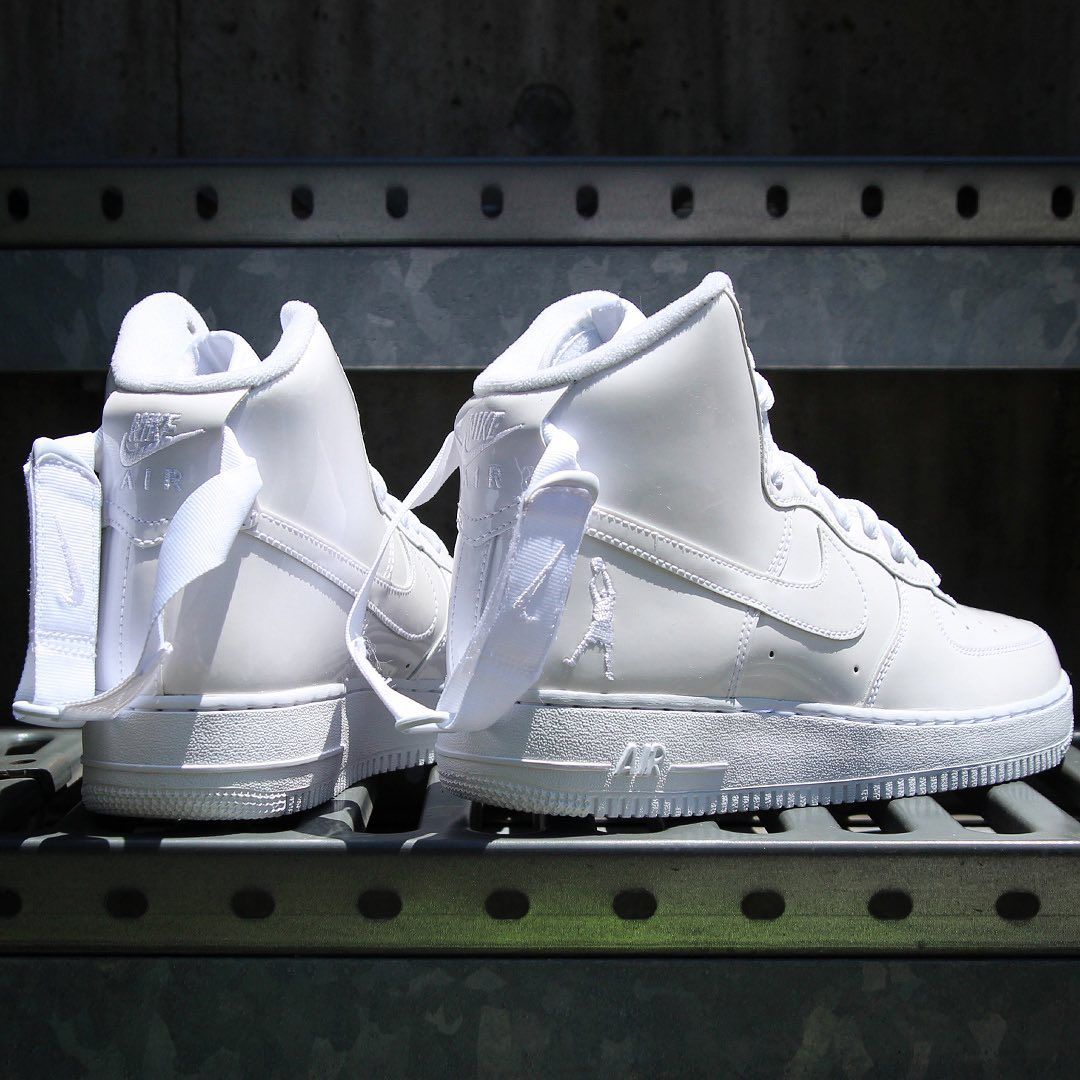 【スニダンで購入可】NIKE AIR FORCE 1 HIGH SHEED TRIPLE WHITE 3枚目