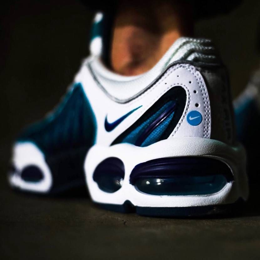 ナイキ エアマックス テイルウィンド4 スピリットテール 4枚目