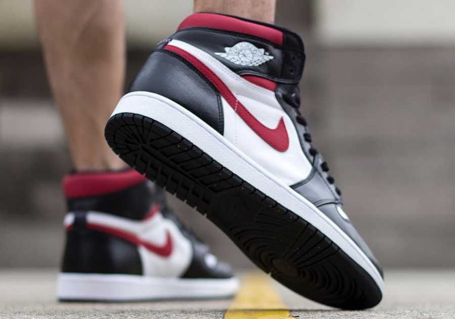 ナイキ エアジョーダン1 レトロ ハイ OG ブラック/ホワイト/ジムレッド 6枚目