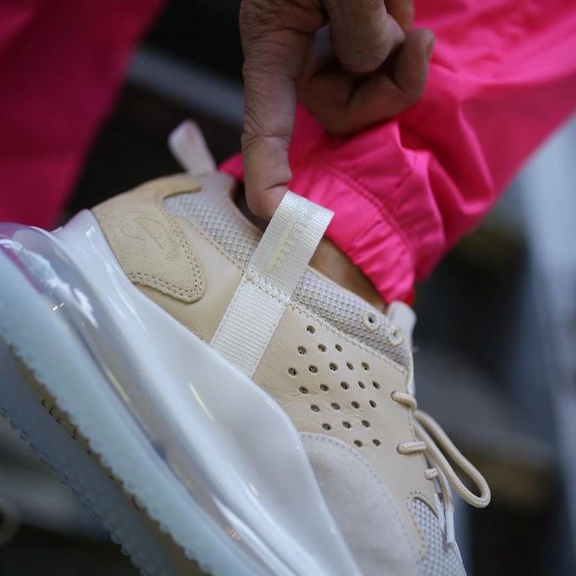 ナイキ エアマックス720 OBJ デザートオレ 3枚目