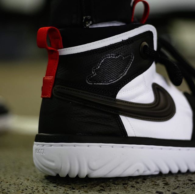 ナイキ エアジョーダン1 ハイ リアクト ブラック/ホワイト 3枚目