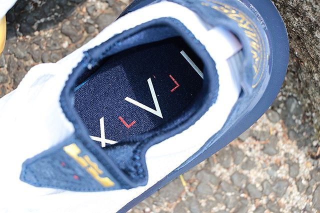 ナイキ レブロン16 ロー ホワイト/ネイビー  5枚目