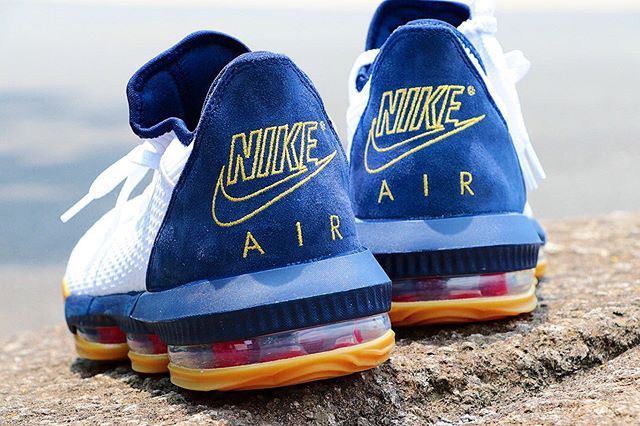 ナイキ レブロン16 ロー ホワイト/ネイビー  4枚目