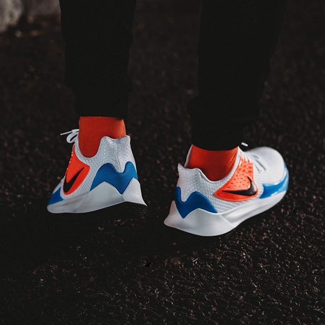 ナイキ カイリー ロー 2 ホワイト 2枚目