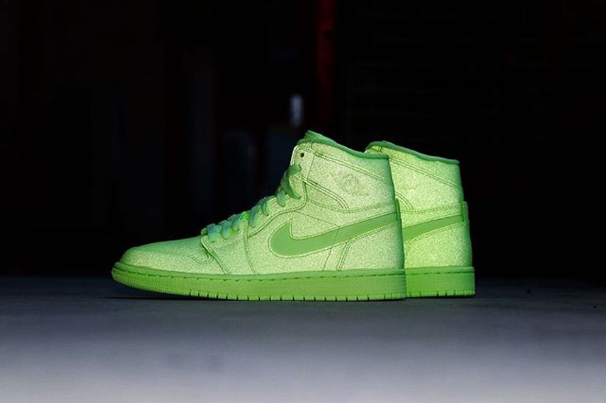 ナイキ エアジョーダン1 ベアリーボルト