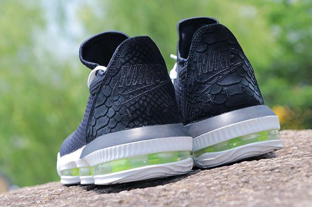 ナイキ レブロン16 ロー ブラック 2枚目