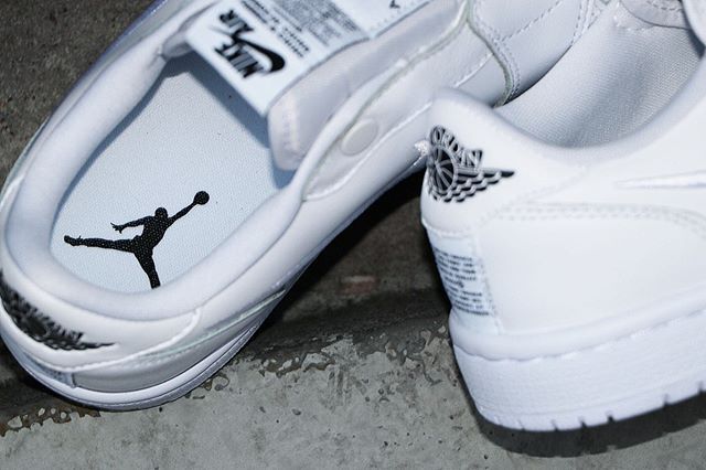 ナイキ エアジョーダン1 ロー スリッポン ホワイト 3枚目