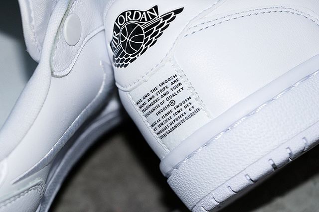 ナイキ エアジョーダン1 ロー スリッポン ホワイト 4枚目