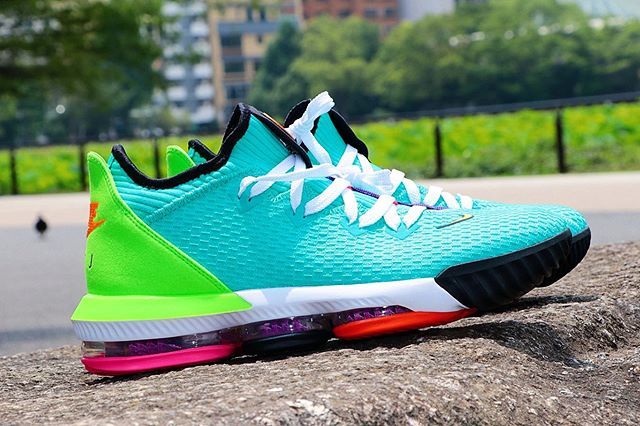 ナイキ レブロン16 ロー ミントグリーン 2枚目