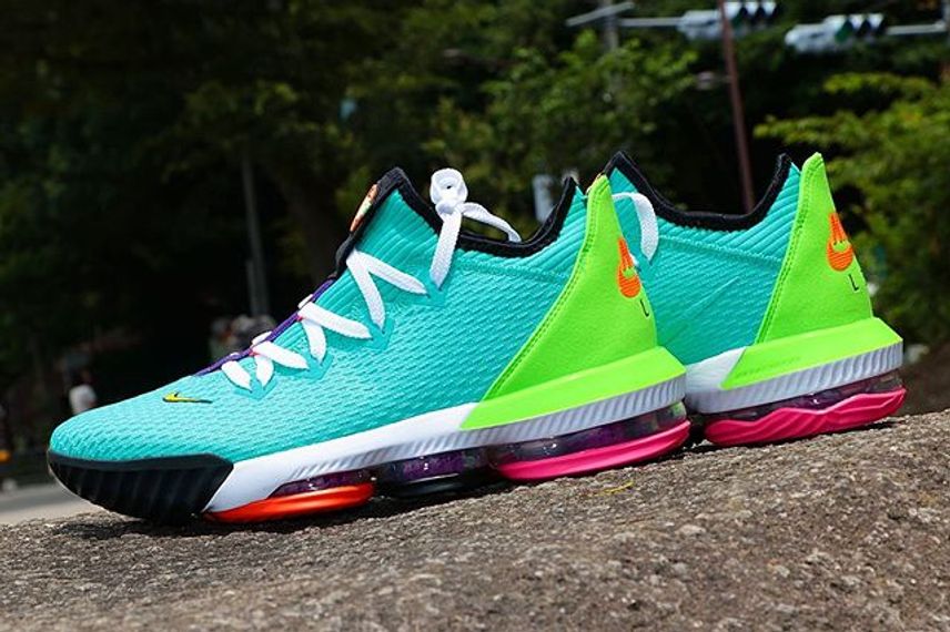 ナイキ レブロン16 ロー ミントグリーン