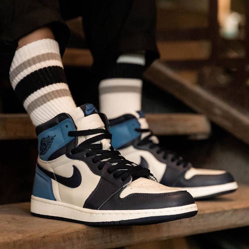 【スニダンで取扱中】NIKE AIR JORDAN 1 RETRO HIGH OG OBSIDIAN / UNIVERSITY BLUE 14枚目