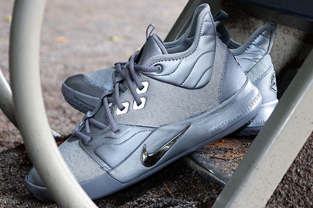 ナイキ ポールジョージ3 NASA 50TH 2枚目