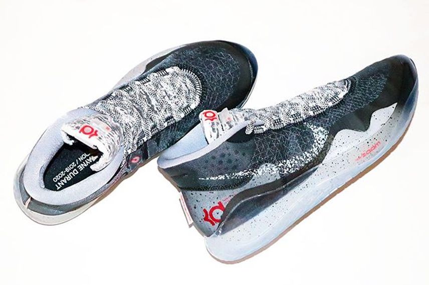 ナイキ ズームKD12 セメントグレー