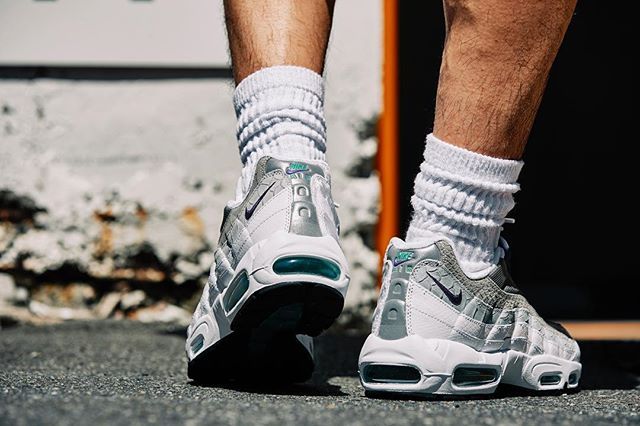 ナイキ エアマックス95 グレープ スネークスキン 2枚目